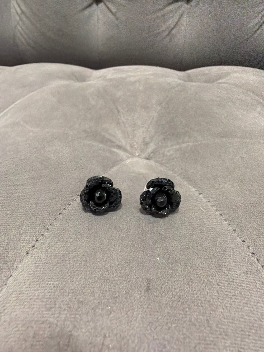 Betsey Johnson Black Glitter Flower Stud Earrings Crystal Rose Gothic Statement